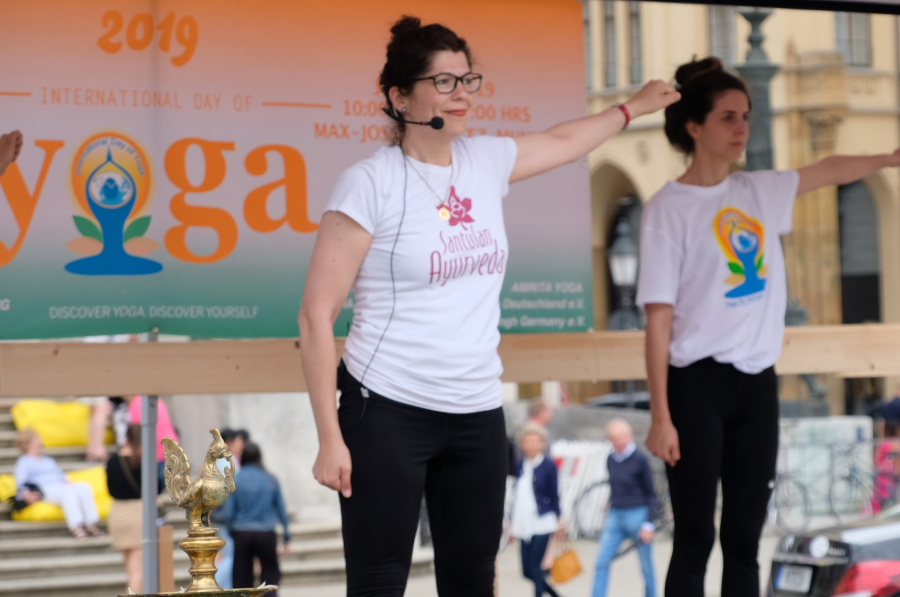 ic large w900h600q100 santulan yogatag am max josephs platz 2018